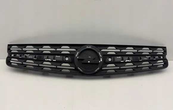 Opel Vivaro Front bumper upper radiator grill 9833128677