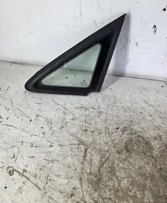 Volkswagen Touran I Front triangle window/glass 