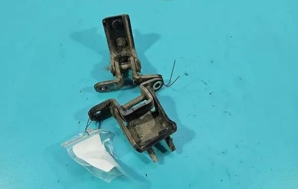 Suzuki Splash Rear door hinge set IMPRK1522095