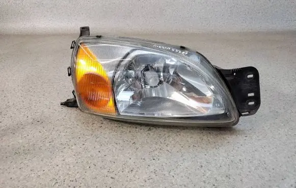 Ford Fiesta Headlight/headlamp 