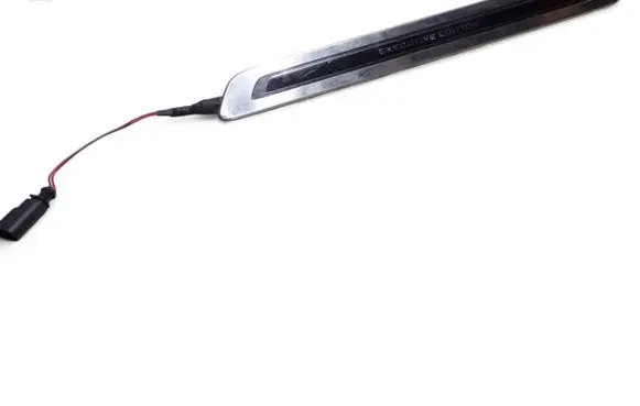 Volkswagen Touareg II Front sill trim cover 7P6853467T