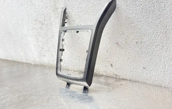 Opel Zafira B Gear shifter surround trim plastic 13116961