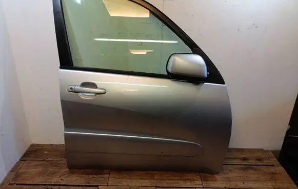 Toyota RAV 4 (XA20) Front door