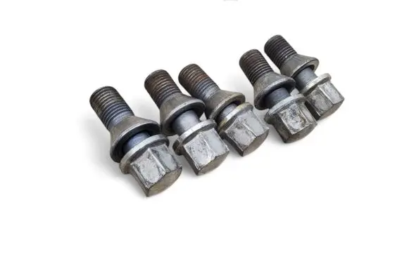 Maserati Levante Nuts/bolts 