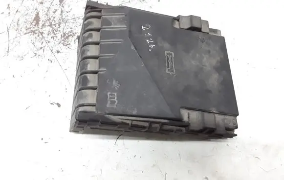 Volkswagen PASSAT B6 Fuse box cover 1K0937132F