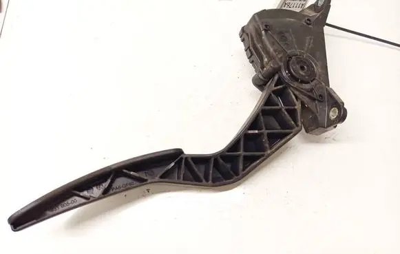 Dodge Magnum Accelerator throttle pedal 04861708A