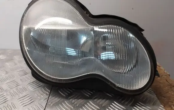 Mercedes-Benz C W203 Headlight/headlamp A2038200261
