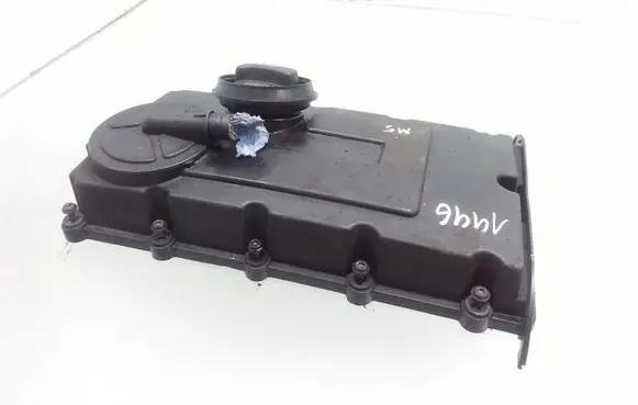 Volkswagen PASSAT B6 Rocker cam cover 03G103475