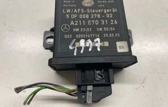 Mercedes-Benz E W211 Light module LCM A2118703126 2118703126