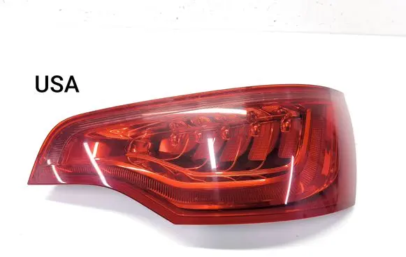 Tailgate rear/tail lights