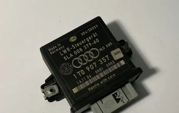 Skoda Octavia Mk2 (1Z) Light module LCM 1T0907357 5LA00837960