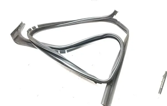 Renault Trafic III (X82) Rubber seal front door window/glass 