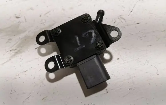 BMW 5 GT F07 Exhaust gas pressure sensor 7808013