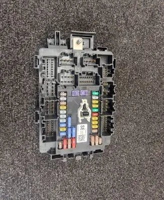 Tesla Model S Fuse module 109440900E
