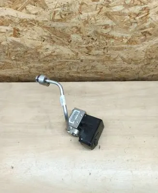 Porsche Cayenne (9Y0 9Y3) Air conditioning (A/C) expansion valve 4M0816682E