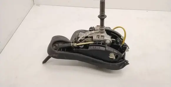 BMW 7 E38 Gear shifter/selector 7515429