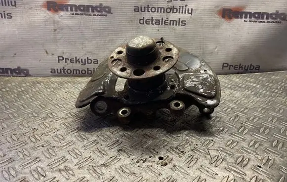 Mercedes-Benz E W212 Front wheel hub
