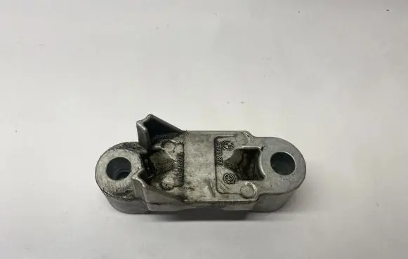 BMW 5 F10 F11 Sway bar bush bracket, front 6777870 37116777870