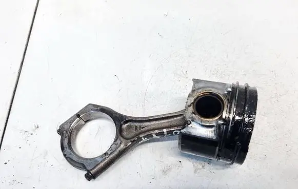 Subaru Legacy Piston with connecting rod 