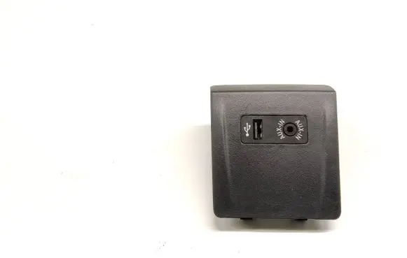 BMW 2 F45 USB socket connector 9284253 1303038