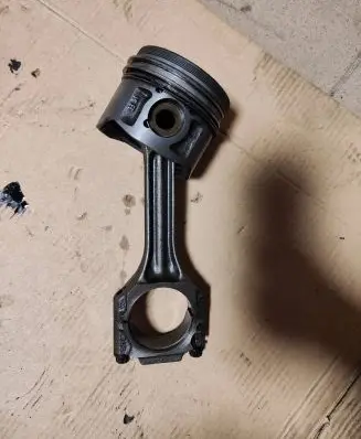 Volkswagen Transporter - Caravelle T4 Piston with connecting rod