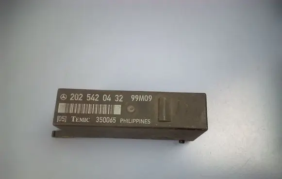 Mercedes-Benz C W202 Comfort/convenience module 2025420432