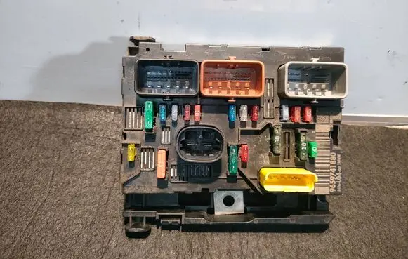 Peugeot 207 BSM Control unit 9659741880