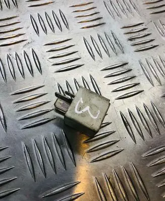 Audi A6 S6 C6 4F Other relay 8E0951253
