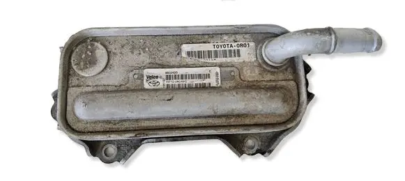 Toyota Avensis T270 Oil filter mounting bracket 157100R010C 880243D