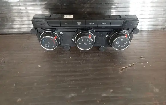 Volkswagen Golf VII Climate control unit 5G0907426AQ