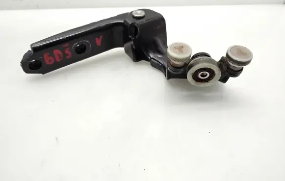 Volkswagen Transporter - Caravelle T5 Sliding door middle roller runner 7H0843336D