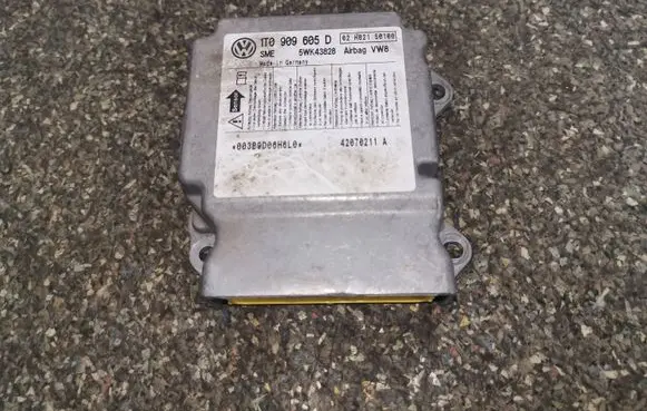 Volkswagen Touran I Airbag control unit/module 1T0909605D