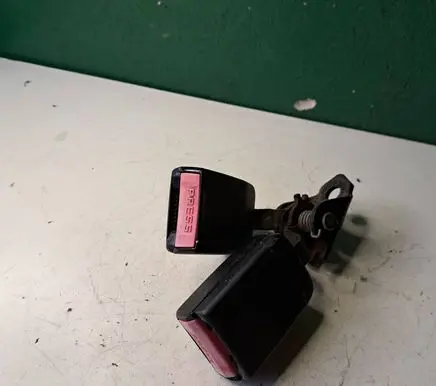 Peugeot 407 Middle seatbelt (rear) 7114922