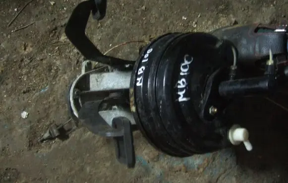 Mercedes-Benz 100 W631 Brake booster 2676049004 6314304230