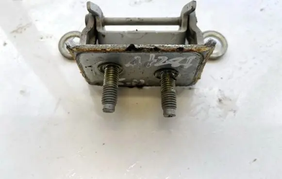 Volvo V50 Tailgate/trunk/boot hinge 8678352