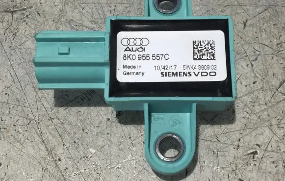 Audi A4 S4 B8 8K Airbag deployment crash/impact sensor 8K0955557C 5WK4380902