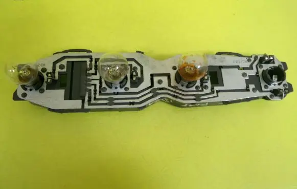 Fiat Idea Tail light bulb cover holder