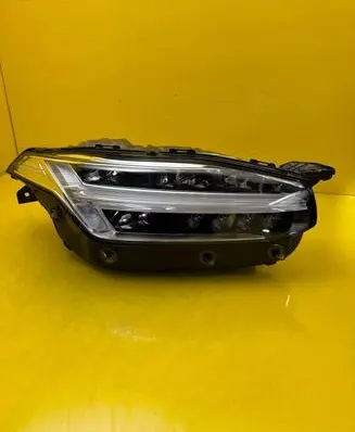 Volvo XC90 Headlight/headlamp 31655715