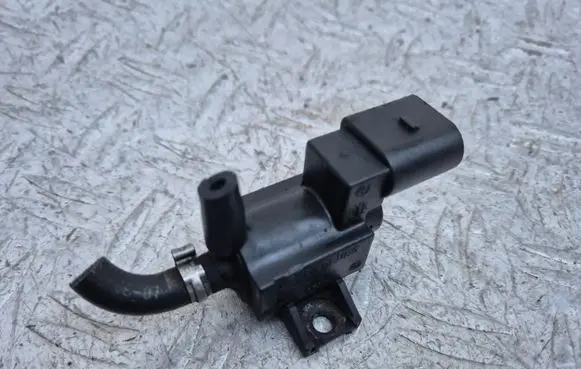 Seat Altea XL Vacuum valve 037906283D 72809800