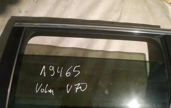 Volvo V70 Rear door window glass