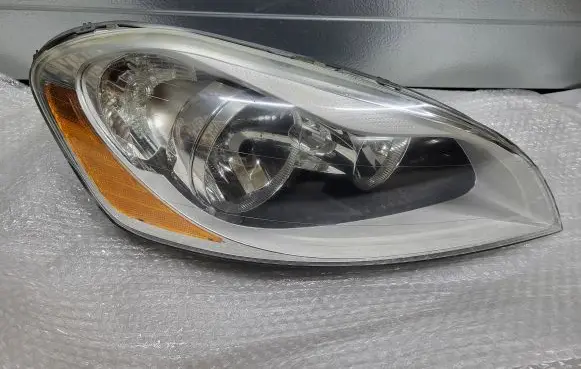 Volvo XC60 Headlight/headlamp 30763148 89902835