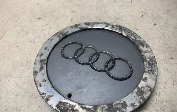 Audi A6 S6 C5 4B Original wheel cap 4B0601165J