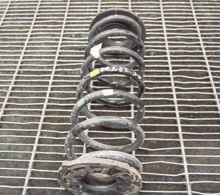 Hyundai Kona I Rear coil spring 55335J9350