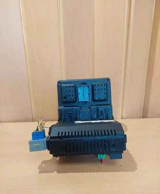 Volvo V70 Fuse module 30765646