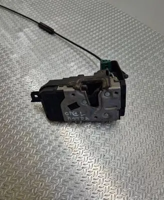 Opel Astra H Front door lock Qf13210748
