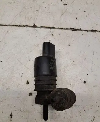 Volkswagen PASSAT B6 Windscreen/windshield washer pump 1K6955651 3122789