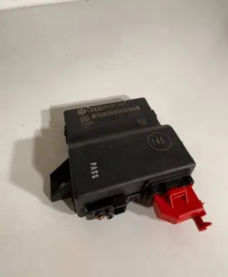 Audi A5 8T 8F Gateway control module 8R0907468C