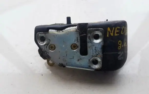 Chrysler Neon I Rear door lock