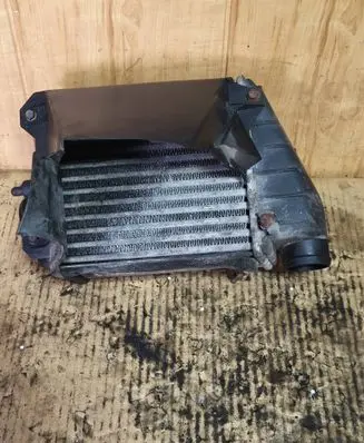 Volkswagen PASSAT B4 Intercooler radiator 3A0145805B
