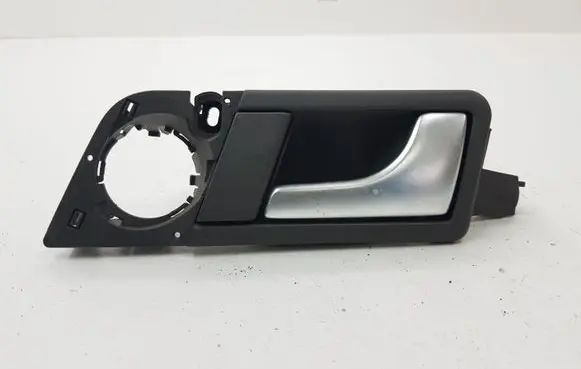 Audi A2 Front door interior handle 8Z0837020
